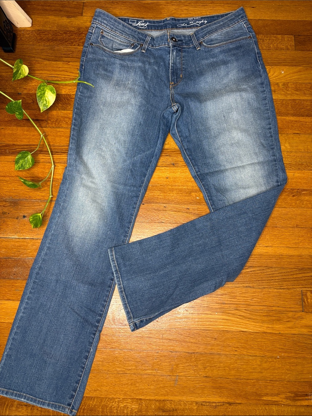 San Francisco Levi's Women's Blue Straight-Leg Jeans